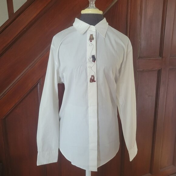 Embroidered Cats White Button-Up Shirt By Foxcroft. - Picture 1 of 8